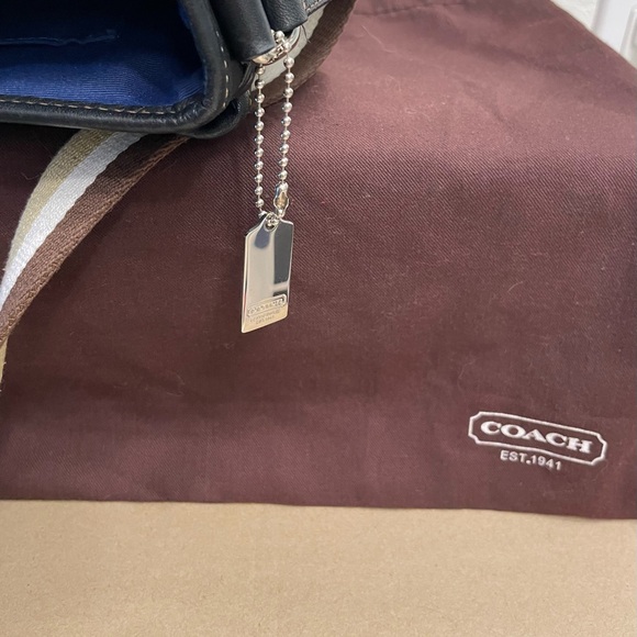 Coach soft pebble collection style number 12707. Dust bag included. Used twice - Picture 6 of 12
